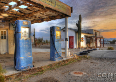 Old Gas Pumps – Triple Theat Editing: HDR + ACR + Photoshop