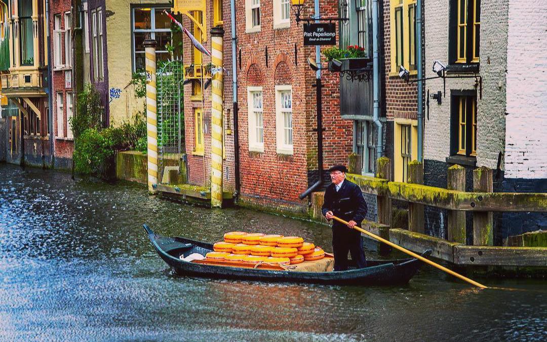 Photo Tips: Cheese Delivery By Boat