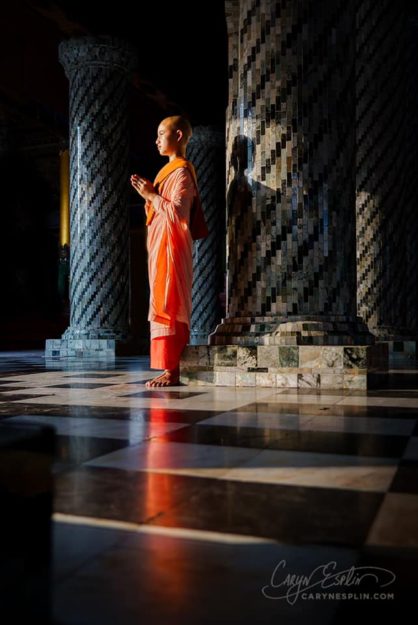 Caryn-Esplin_Shwedagon-Pagoda-myanmar-monk