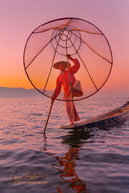 Caryn-Esplin_myanmar-dancing-fishermen - Inle Lake-sunset